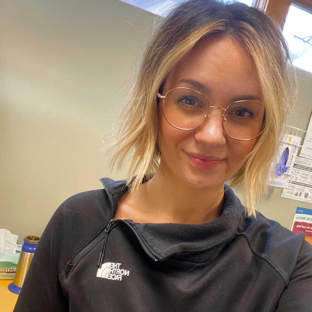 Meet your Posher, Danielle